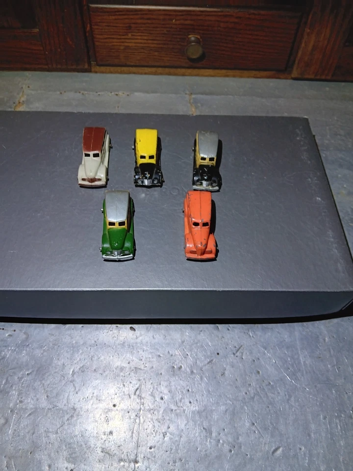 BONITO LOTE DE CINCO VAGONES DE ESTACIÓN FORD TOOTSIETOY #239 1940 Foto 3 de 4