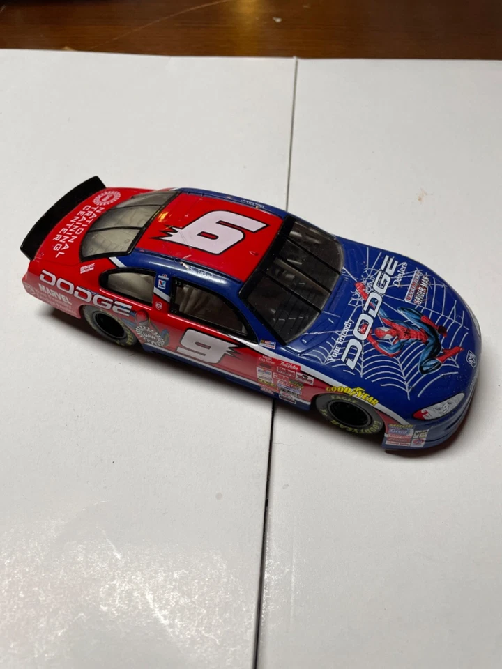 2001 Action Dodge Spiderman 1:24 die cast Bill Elliott #9 Nascar - Image 4 of 4