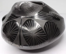 Jose L Quezada Native Mexico Black Bird Owl 8 in Wide 6 in Tall Signed Pottery