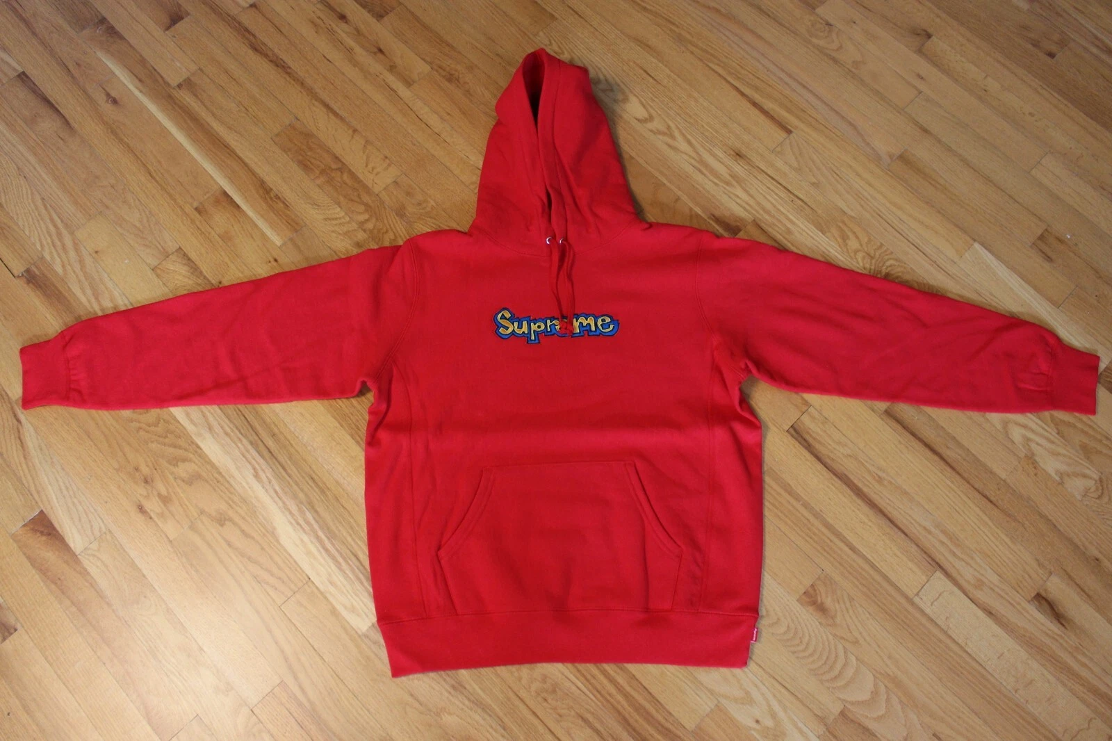 Sweat shirt à capuche logo Supreme Gonz rouge SS18 taille moyenne flambant neuf DS à capuche '18