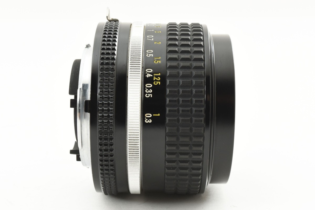 フード付き美品　Nikon Ai-s AIS Nikkor 28mm f/3.5 Nikon Ai-s AIS Nikkor 28mm f/3.5 MF Lens with Hood From