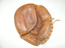MACGREGOR G83J RUSS NIXON MADE USA LEATHER CATCHERS MITT