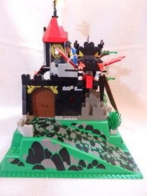 LEGO System Fire Breathing Fortress 6082 In 1993 Used Retired Complete