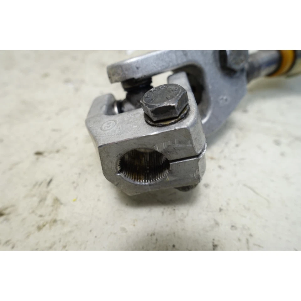 BMW E24 E28 1983-1989 columna de dirección inferior conjunto de juntas en U OEM Foto 2 de 4