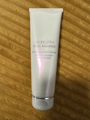 Artistry Ideal Radiance Illuminating Foam Cleanser Face Wash 4.2 oz New - Image 1 of 2