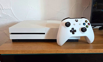 Microsoft Xbox One S 1TB Konsole Weiß mit Controller PAL Wi-Fi HDMI USB Ethernet