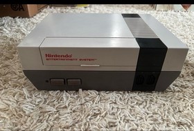 Nintendo NES Bundle w/ 4 Controllers, Zapper, Games & Cords, Manuals/Warranty