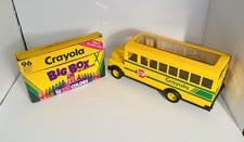 1993 Crayola Color Express School Bus Crayon Holder  96 Count W/ Name Color Set