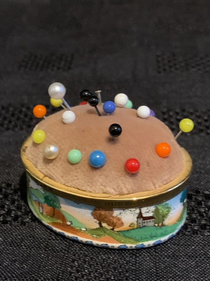 Bilston and Battersea Enamel Countryside Scene Pin Cushion - Discontinued - Image 3 of 4