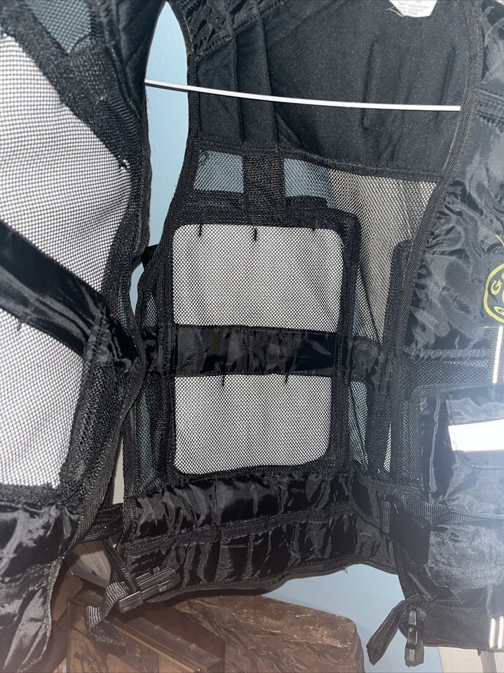 GOLDS GYM Weighted Workout Exercise Vest Adjustable Total Weight 19lbs holds 20. - Image 4 of 4