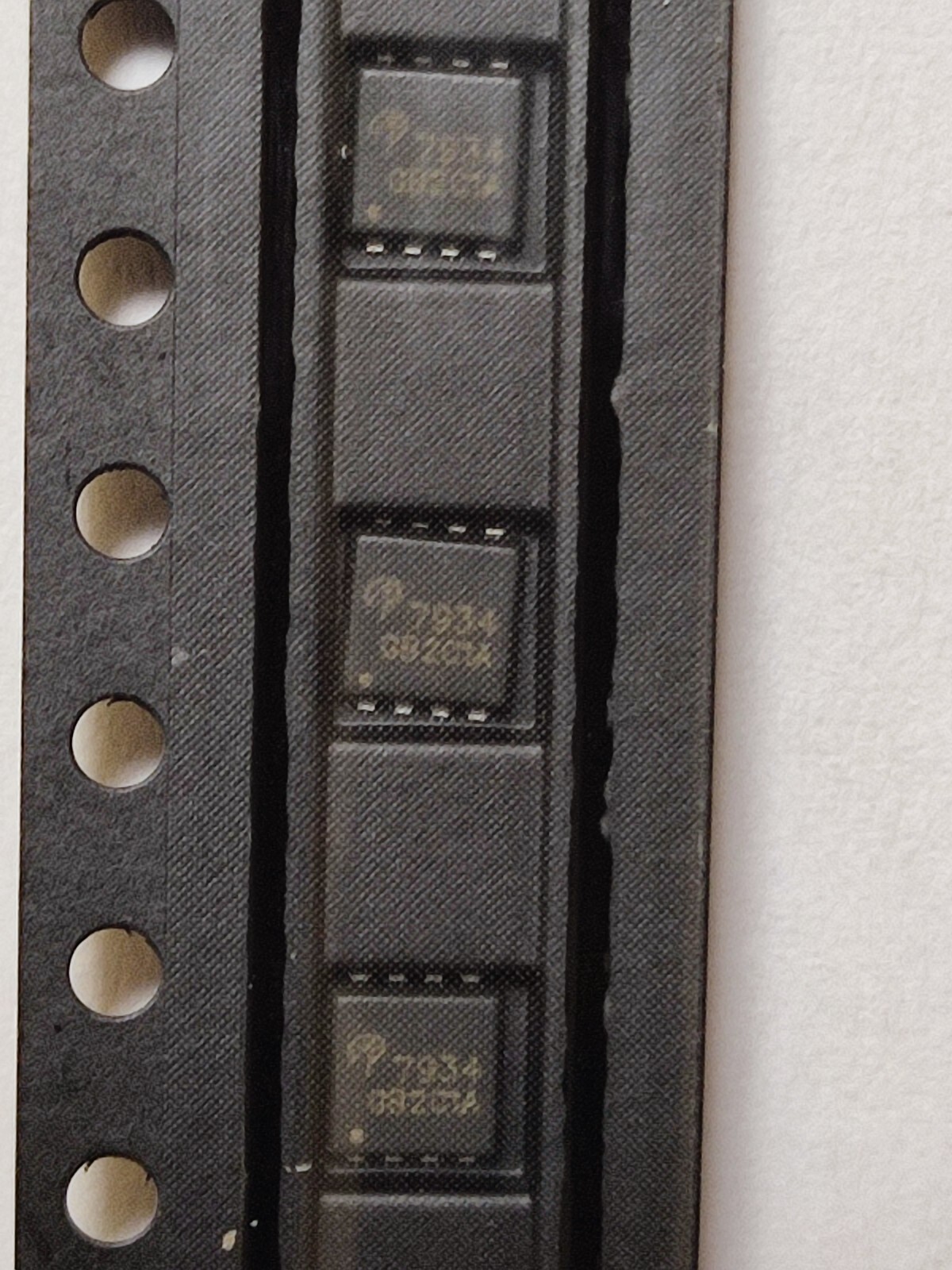 1pcs. AON7934 A&O 2x N-Channel MOSFET 30V 12/14A 9/10W DFN3x3 | eBay