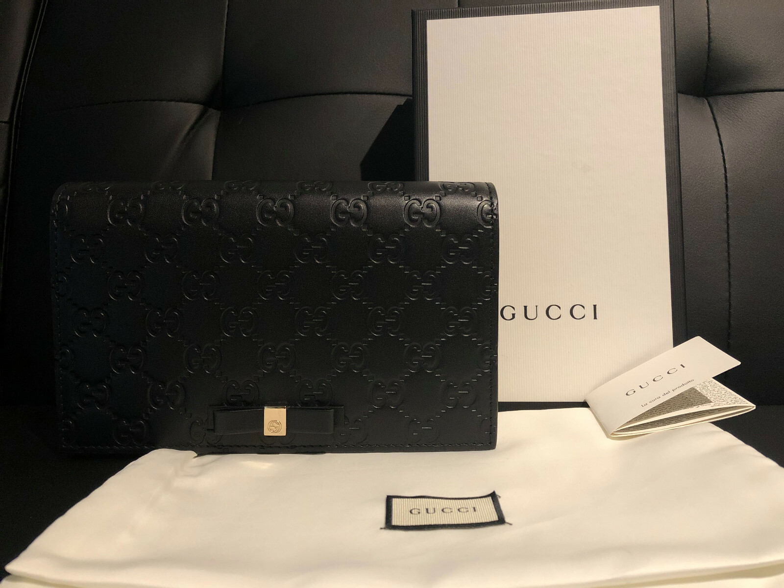 gucci bowy embossed leather shoulder bag