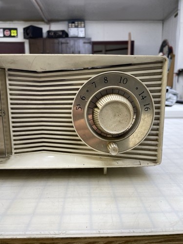 Vintage Motorola AM Clock Radio Tube | Model C15WK NO POWER! - Picture 3 of 10
