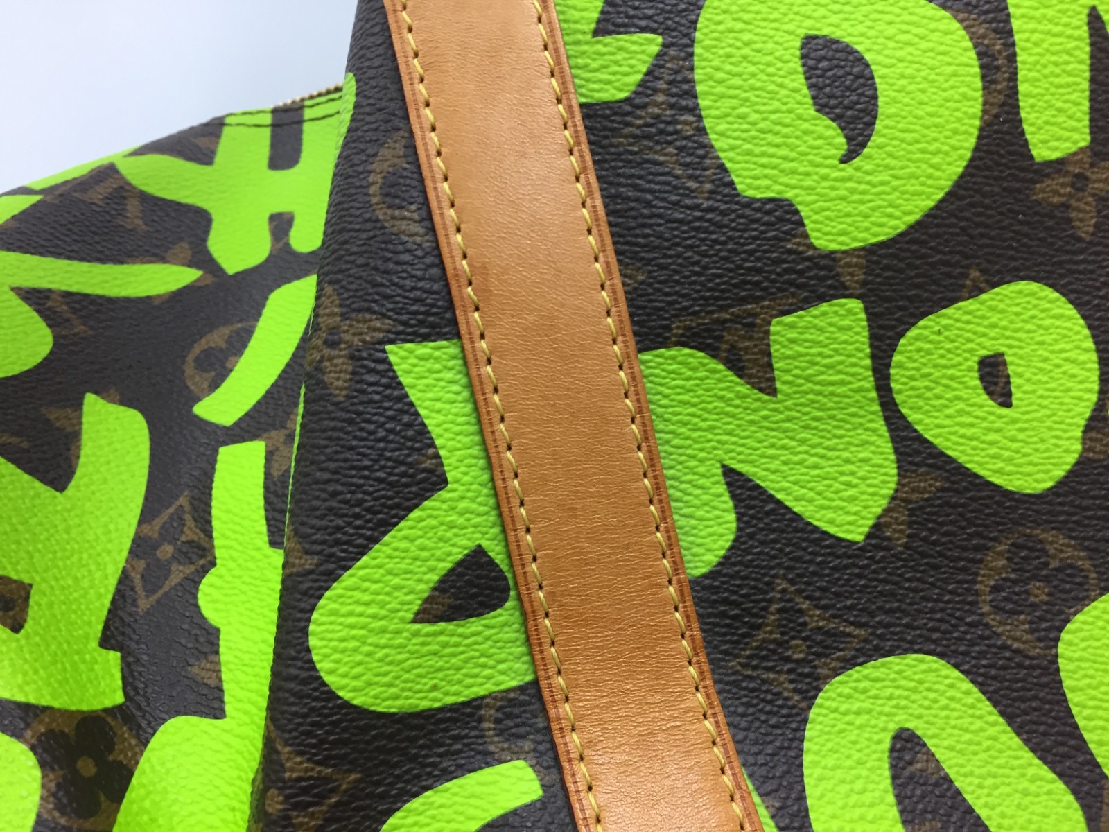 Auth Louis Vuitton Monogram Keepall 50 Graffiti Travel Hand Bag Green 1A260470SS image 7