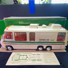 Hess Training Van Toy Vehicle w/ Box White/Green/Red Gas & Oil 1970s