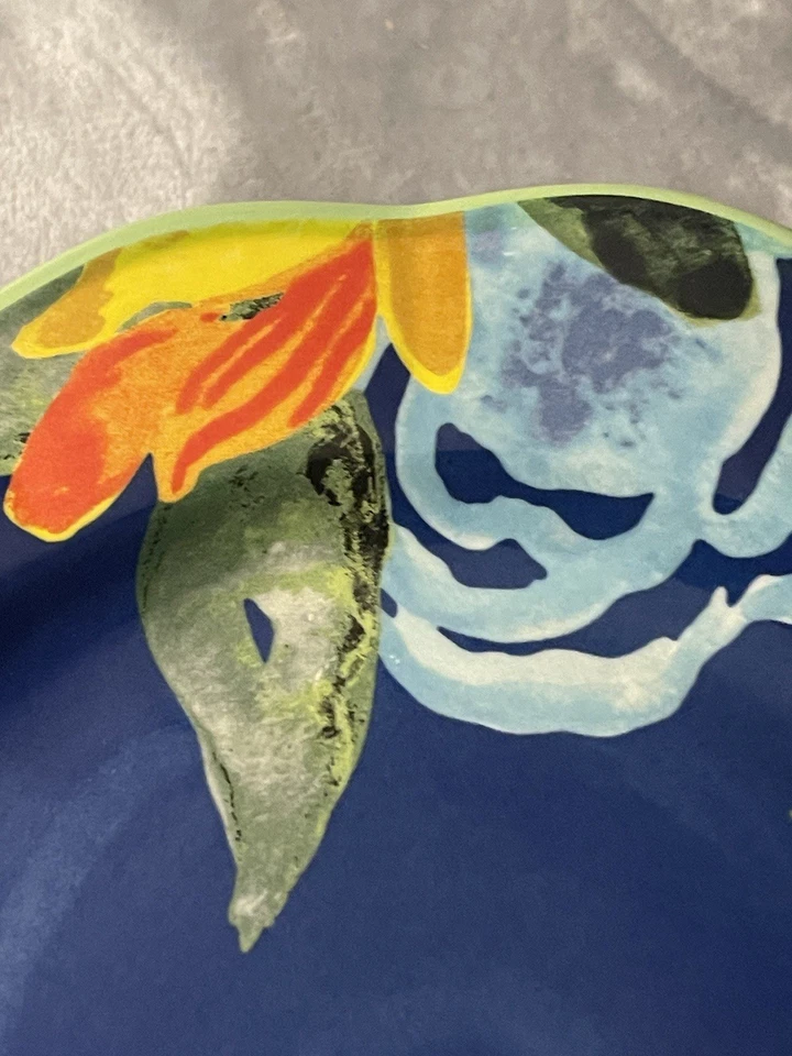 Juego de 4 platos de ensalada florales Pioneer Woman Heritage rosa roja borde festoneado azul Foto 3 de 4