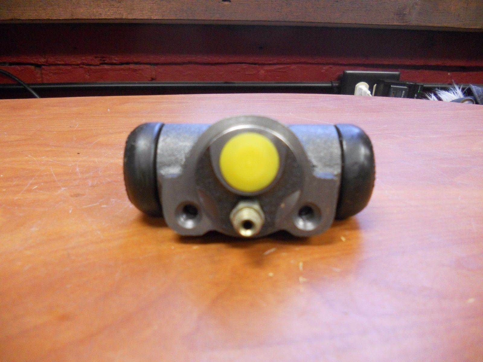 Drum Brake Wheel Cylinder Rear Dorman W37862 JUL3931 DS1152B3