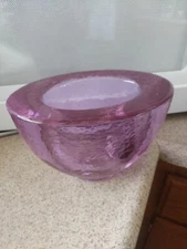 FIRE AND LIGHT WIDE LIP BOWL VASE IN PURPLE, SIGNED.  CHANGES COLOR.  