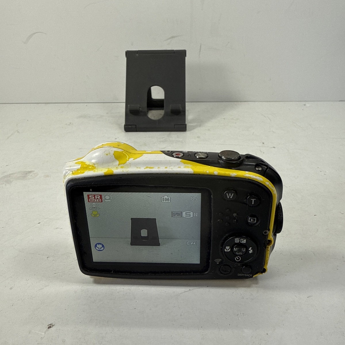 READ* FUJIFILM FinePix XP80 Yellow Waterproof 16.4MP Digital