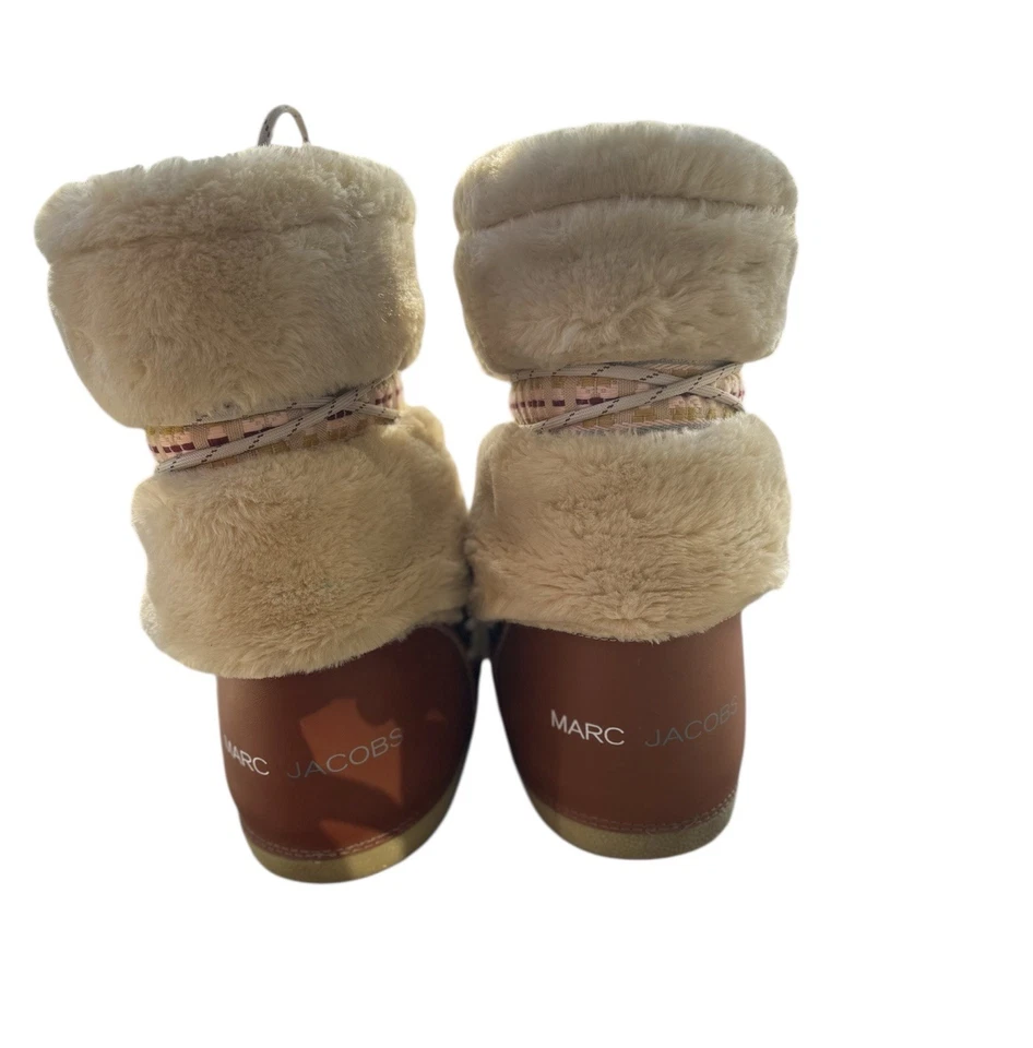 Botas de nieve estilo bota luna de piel sintética Y2K Marc Jacobs talla 8,5-9 Foto 3 de 4