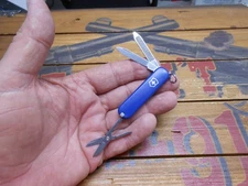 Victorinox Classic SD Swiss Army Knife 58mm Blue
