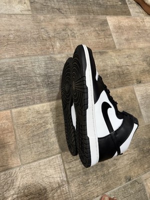 Nike Dunk Low Men s Low Top Leather Lace-Up Colorblock Sneaker Black/White