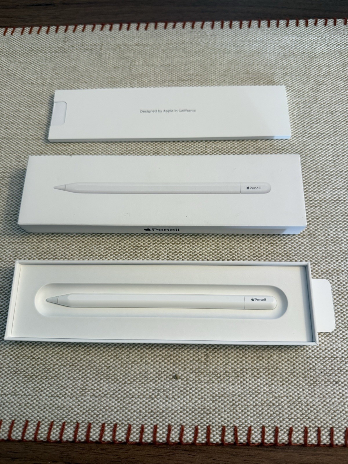 Apple Pencil USB-C Stylus for iPad White, OEM Genuine MUWA3AM/A