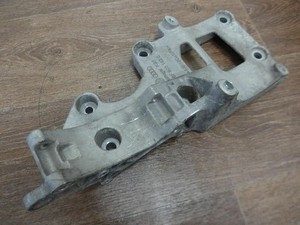 VW Golf 5 GTI 2,0TFSI 230PS BYD Aggregatenhalter 06F903143E
