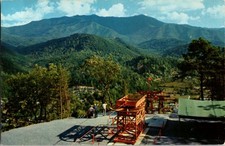 Gatlinburg Tennessee TN : TOURIST ATTRACTION SCENE j/24 BG4703