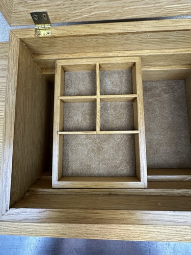 Joyero vintage de madera de roble hecho a mano con tapa con bisagras bandejas deslizantes divididas 1998 - Imagen 6 de 16