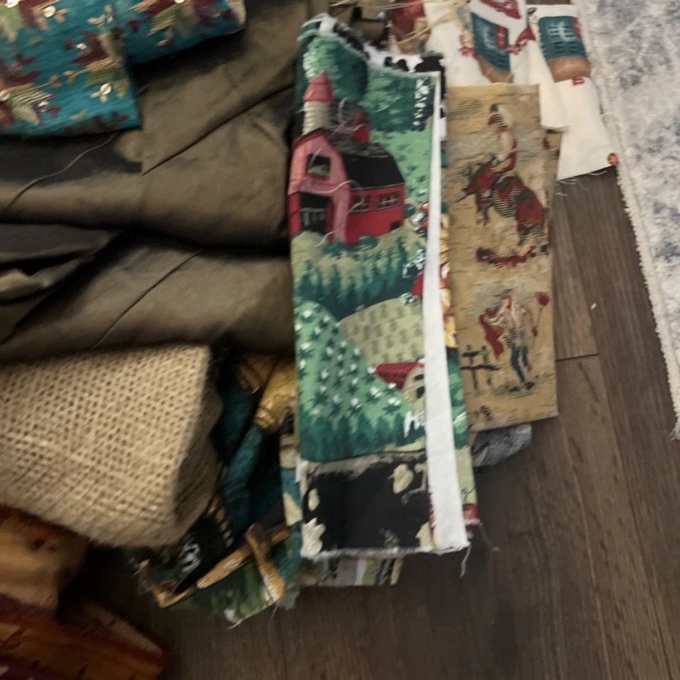 Wonder Woman Tela DC Comics Batman Chatarra Tela Lote Gatos Aguacate Denim 10lbs Foto 3 de 4