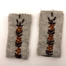 Knit in Nepal Mexicali Blues Fingerless Mitten Gray with brown pattern