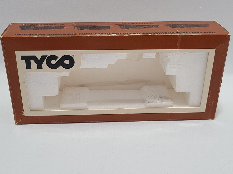 Vintage Tyco ATSF 241 Ho Switcher Diesel Train Engine Santa