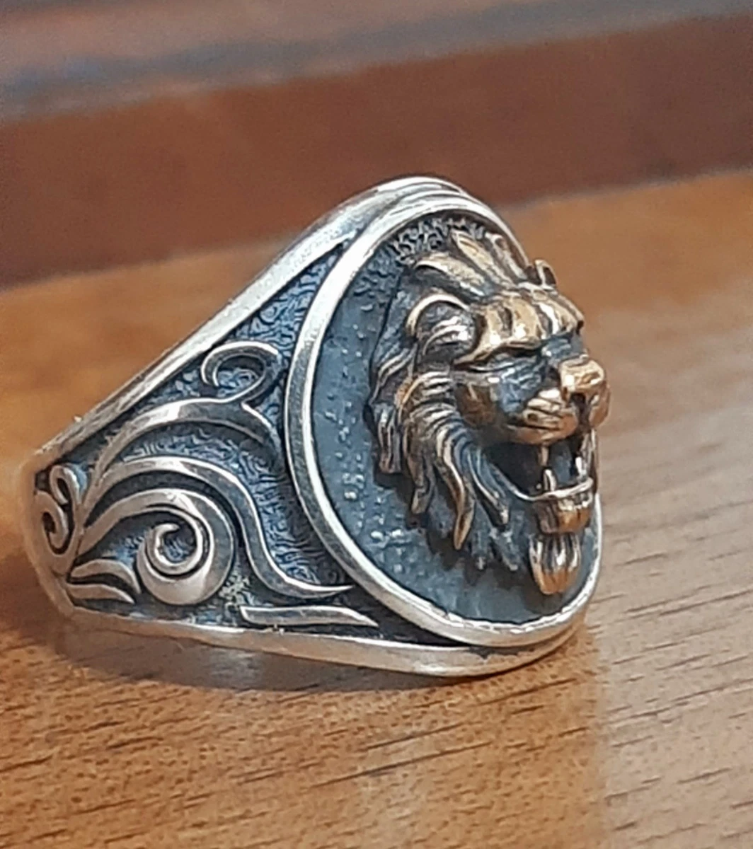 Rylos Anello Testa di Leone con Diamante Autentico in Bocca e rubini Naturali negli Occhi placcati in Oro Giallo su Argento .925