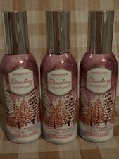 BATH AND BODY WORKS X3 Strawberry Snowflakes Room Spray