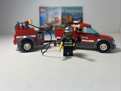 L EGO  City 7942 Fire Truck Off-Road Rescue Set Near Complete w/ Minifigure