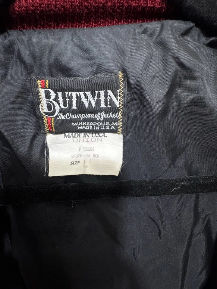 Chaqueta Universitaria Cuerpo de Lana Rojo Mangas de Cuero Negro Foto 3 de 4