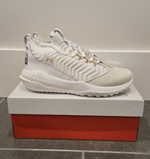 Under Armour Men's Size 8.5 White Gold Harper 9 Turf Baseball Shoes 3027443-101