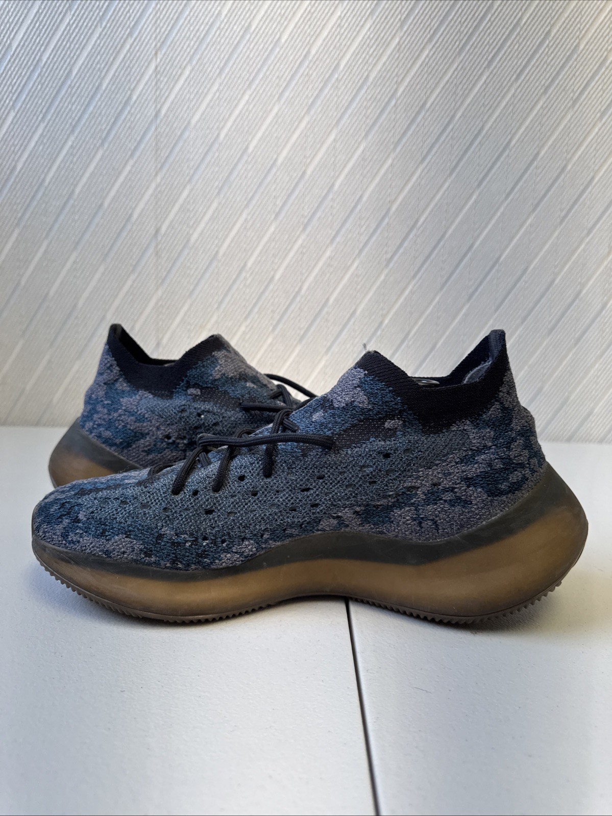 Adidas Yeezy Boost 380 Covellite Size 10.5 Men’s GZ0454 Authentic Sneakers thumbnail 4