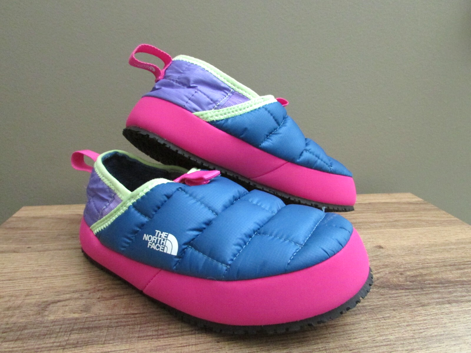 North Face Thermoball Eco Traction Tent Mule II Kids Size 2 Multicolor