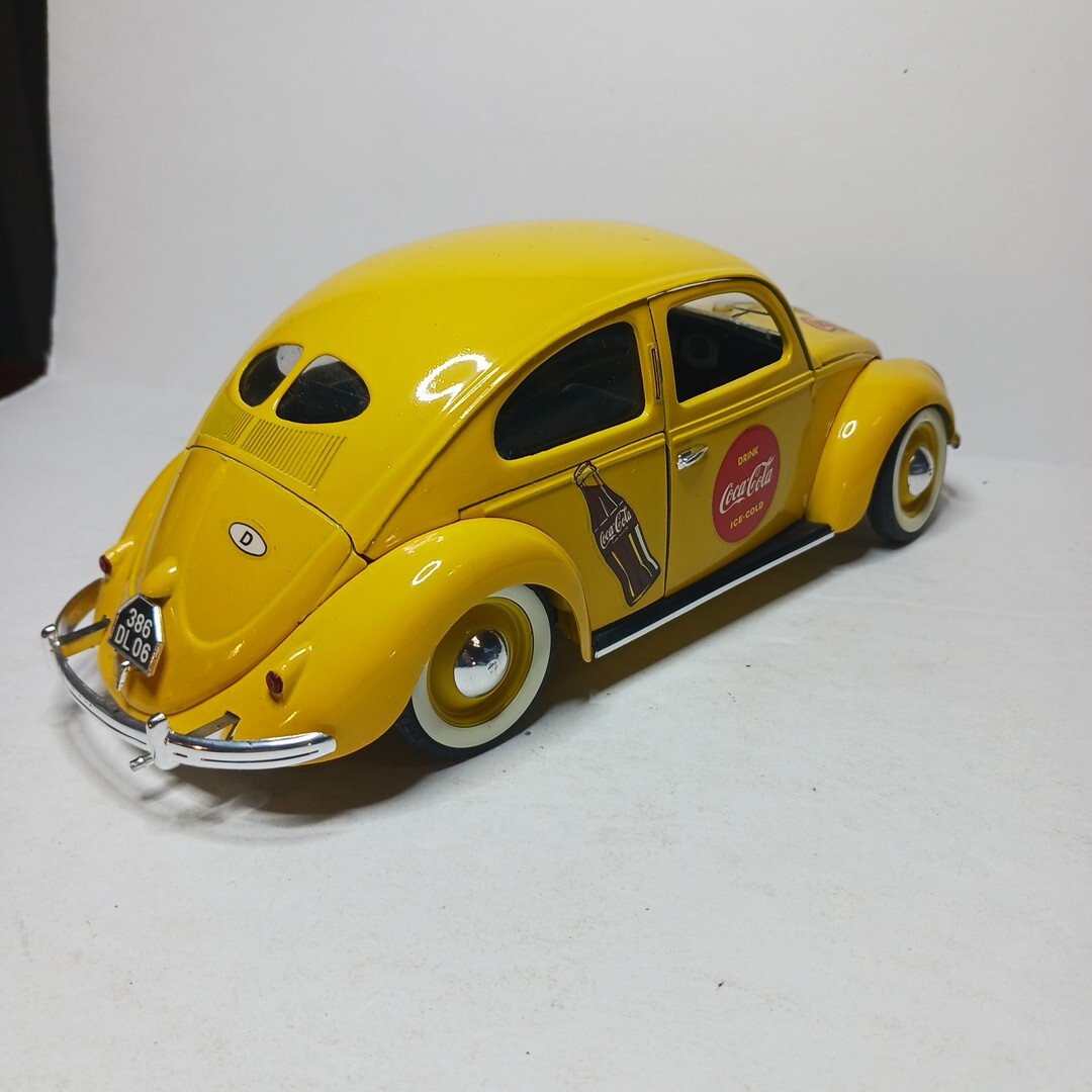 Coca-Cola Volkswagon Beetle Solido 1:17 Diecast 2 Doors Open