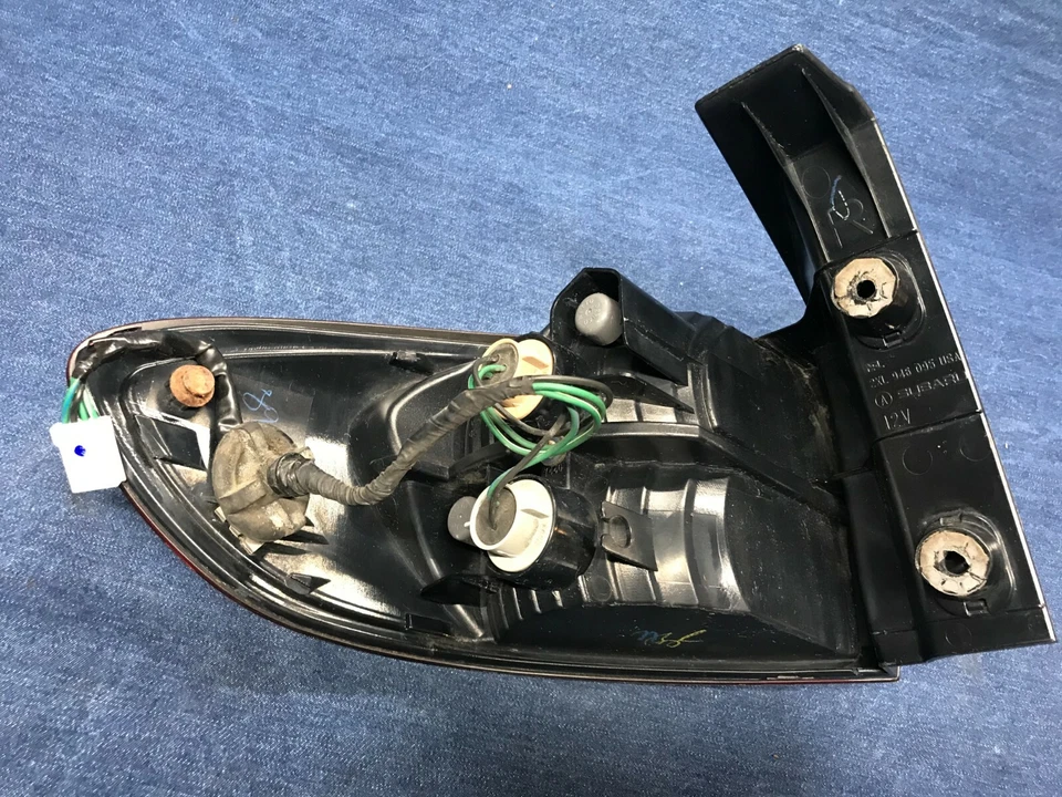 2006 2007 斯巴鲁 Tribeca B9 右侧尾灯 #2 — 第 4/4 张图片