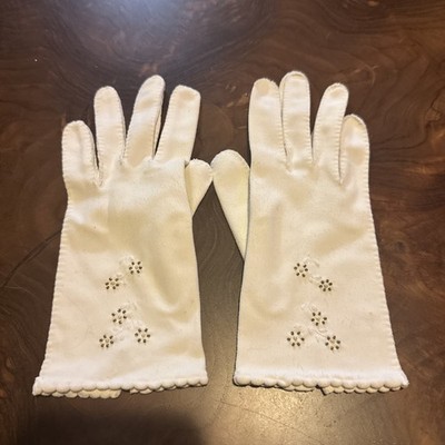 Women s Junior Girls Handmade Dainty Flower Embroidered Gloves, Ivory White