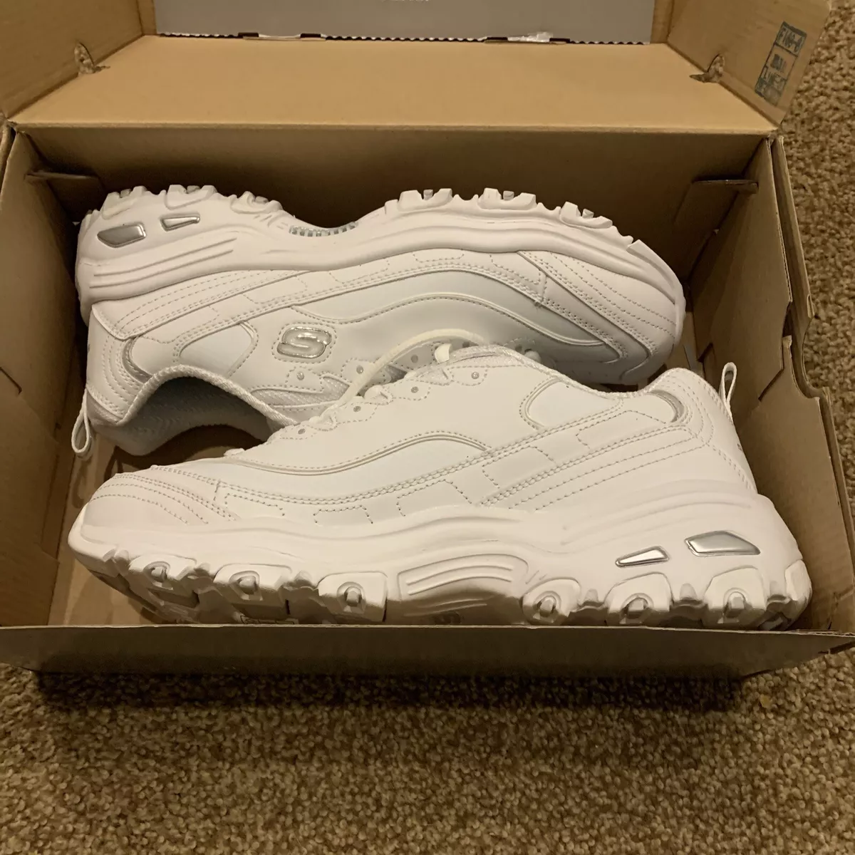 All hotsell white skechers