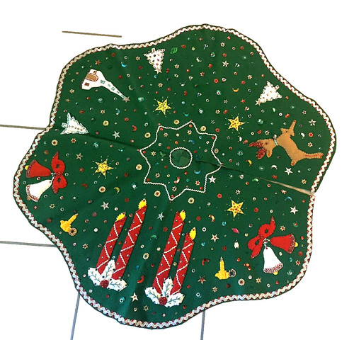 Vintage Christmas Tree Skirt Felt Applique Handmade Reindeer Sequin Bead MCM