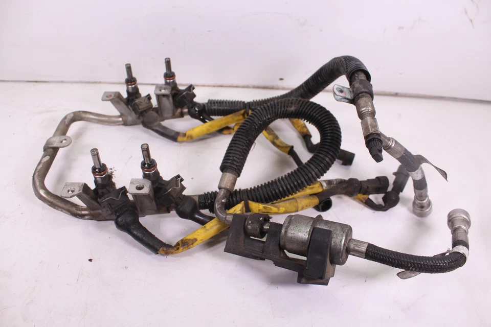 2006 POLARIS RMK 900 FUEL INJECTORS WITH RAIL -- YELLOW -- - Image 4 of 4