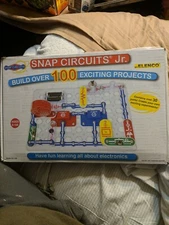 ELENCO Snap Circuits Jr.� 100 Experiments Electronics Discovery Kit complete