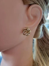 NABCO 14K Solid Yellow Gold Pin Wheel Open Work Stud Dome Earrings 5/8 Inch