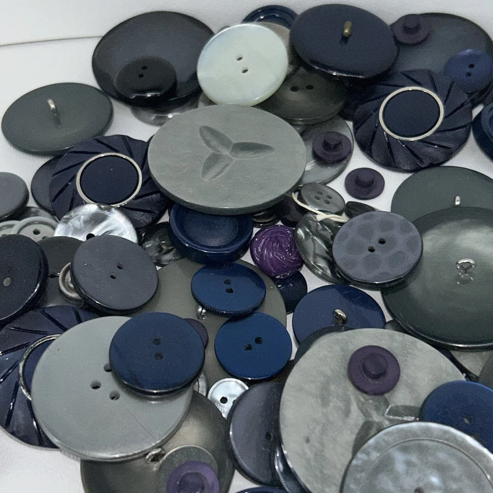 Lote de botones surtidos mezcla vintage de diferentes estilos de tamaño color azul-gris Foto 3 de 4