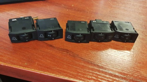 BMW E38 7er Schalter Scheinwerfer Zielsteuerung 8360843